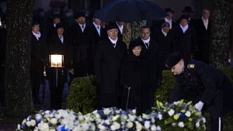Presidentti Martti Ahtisaaren hautajaiset järjestettiin marraskuussa 2023. Ahtisaaren arkku laskettiin hautaan Hietaniemen hautausmaalla.