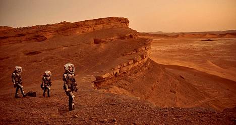 Mars-sarjassa seurataan ensimmäistä miehitettyä lentoa ruosteenpunaiselle planeetalle.