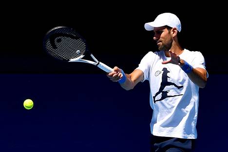Novak Djokovic harjoitteli lauantaina Melbournessa.