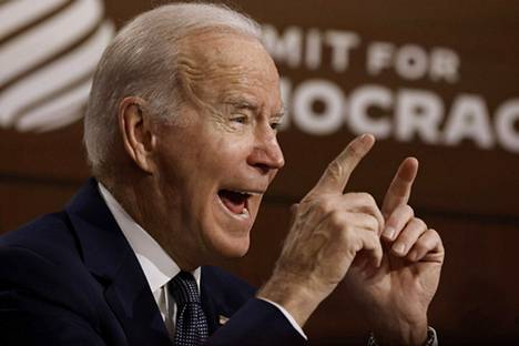 Yhdysvaltain presidentti Joe Biden piti avauspuheen demokratian huippukokouksessaan torstaina. Kokoukseen osallistuttiin virtuaalisesti.