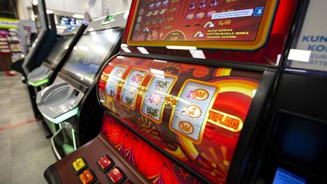 Suomessa on noin 18 500 hajasijoitettua rahapeliautomaattia, joiden lisäksi noin sadassa pelisalissa on noin 2 600 automaattia.
