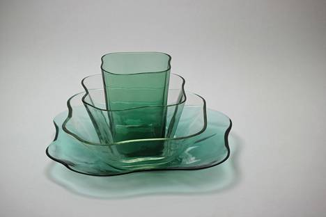 Aino Aalto & Alvar Aalto: Aallon kukka. Moniosainen lasiteos oli ensimmäistä kertaa esillä New Yorkin maailmannäyttelyssä vuonna 1939.