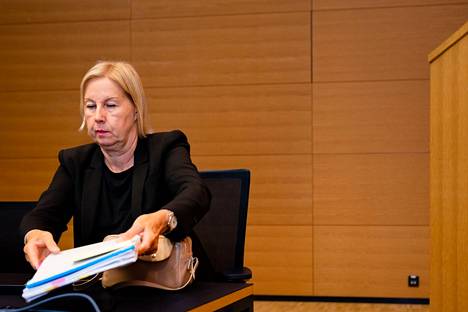 Syyttäjä Anja-Riitta Rinkinen Viestikoekeskus-tapauksen oikeudenkäynnin valmisteluistunnossa elokuussa.