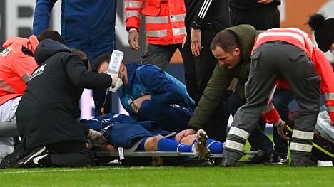 Jalkapallo | Schalken hyökkääjä Mark Uth menetti törmäyksessä tajuntansa