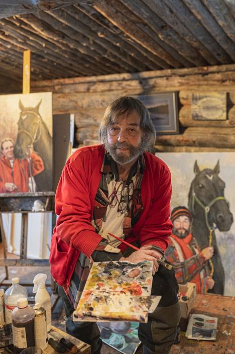 At the beginning of the year, Veli Koljose has, among other things, portraits of horsemen in his studio.