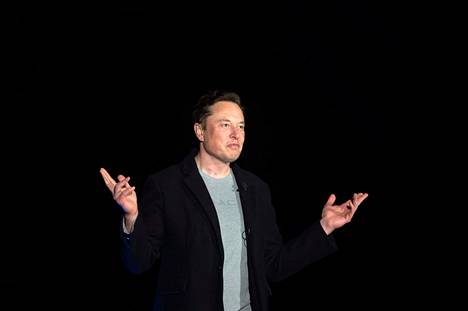 Elon Musk puhumassa avaruusteknologiayhtiönsä SpaceX:n tiedotustilaisuudessa Teksasissa.