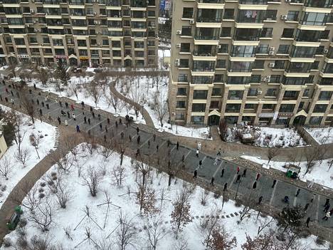 Changchunin kaupungin asukkaat jonottivat viime talvena koronatestiin.