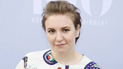 Girls-sarjan luoja Lena Dunham puolusti työkaveriaan Murray Milleriä raiskaussyytteeltä väittämällä syytösten olevan valetta ja söi samalla omat sanansa