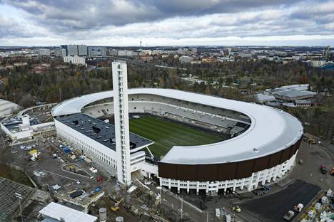Uudistetun Helsingin Olympiastadionin on määrä valmistua kesäkuun loppuun mennessä. Kuva viime lokakuulta.