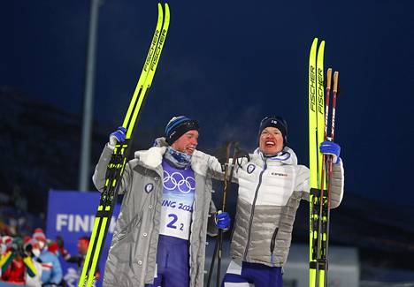Joni Mäki ja Iivo Niskanen hiihtivät viime talvena olympiahopeaa parisprintissä.
