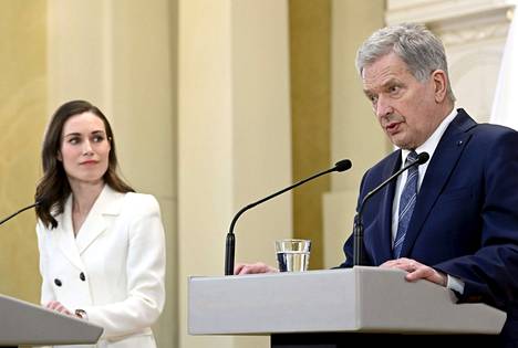 Pääministeri Sanna Marin (sd) ja presidentti Sauli Niinistö kertoivat Suomen Nato-hakemuksesta tiedotustilaisuudessa Presidentinlinnassa 15. toukokuuta.
