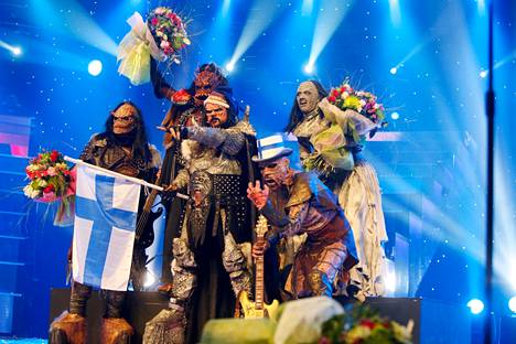 Lordi-yhtye kuvattuna vuonna 2006 voitettuaan Ateenassa pidetyt Euroviisut. 
