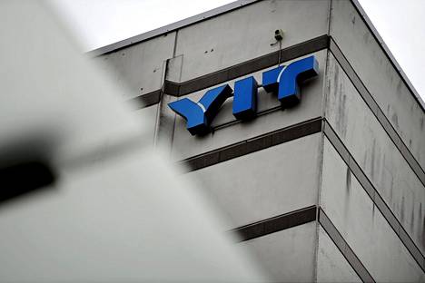 Rakennusyhtiö YIT:n oikaistu liikevoitto nousi 25 miljoonaan euroon huhti–kesäkuussa viime vuoden 24 miljoonasta eurosta. Yhtiön liikevaihto kuitenkin supistui tuntuvasti.