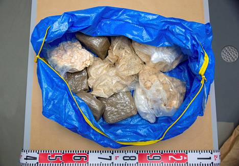The photo provided by the police shows amphetamine seized during the preliminary investigation.