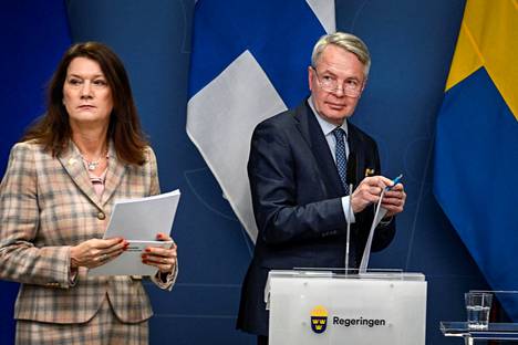 Ruotsin ulkoministeri Ann Linde ja Suomen ulkoministeri Pekka Haavisto pitivät yhteisen tiedotustilaisuuden Tukholmassa keskiviikkona.