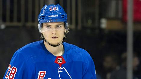 Jääkiekko | Ruotsalaisen huippulupauksen ja Kaapo Kakon seurakaverin NHL-kausi katkesi univaikeuksiin ja itseluottamuksen romahtamiseen