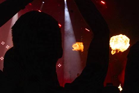 Pyros warmed up the rainy atmosphere at the Olympic Stadium.