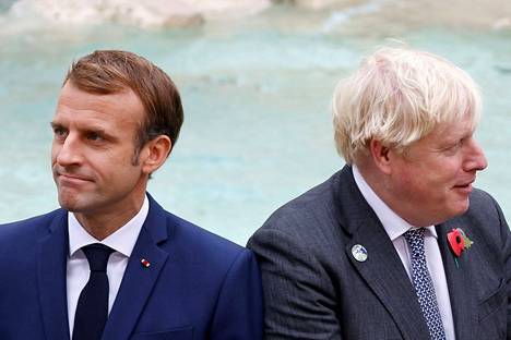 Ranskan presidentti Emmanuel Macron ja Britannian pääministeri Boris Johnson G20-kokouksessa Roomassa lokakuussa.