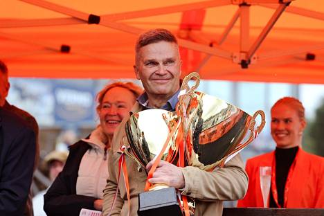 Harri Koivunen from Turku achieved his second Derby victory as a trainer.