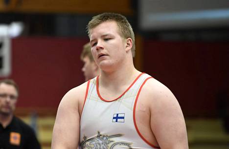 Konsta Mäenpää hävisi painin EM-kisoissa puolivälieränsä.