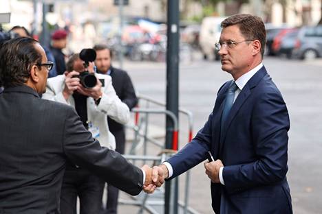 Venäjän apulaispääministeri Aleksander Novak saapui Opecin tapaamiseen Wienissä keskiviikkona. 