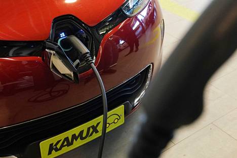 Kamuxin myymien hybridi- ja sähköautojen määrä kasvoi lähes 40 prosenttia verrattuna vuodentakaiseen.