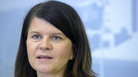 Outi Alanko-Kahiluoto on 50-vuotias kolmannen kauden kansanedustaja Helsingistä.
