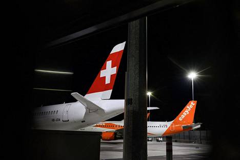 Sveitsin lentoliikenne oli keskiviikkona aamupäivällä keskeytyneenä.