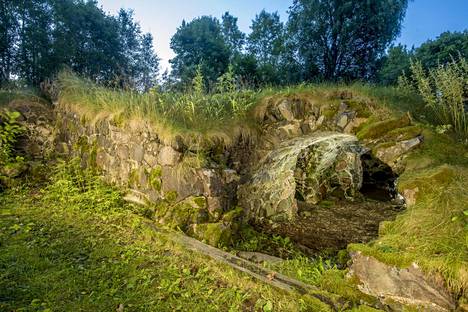 Mestasiko Ruotsin kuningatar suomalaisen linnanherran kostoksi? Salossa  sijaitsee unohdettu keskiaikainen mysteerilinna, jossa asui ”merkittävää  väkeä” - Kotimaa 