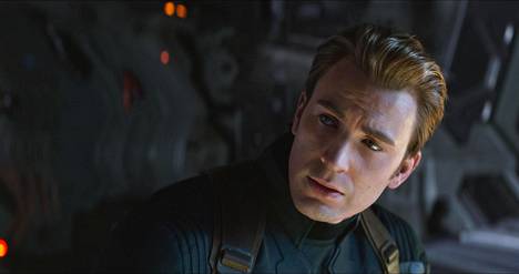 Chris Evans esittää Kostajien pomoa Captain Americaa.