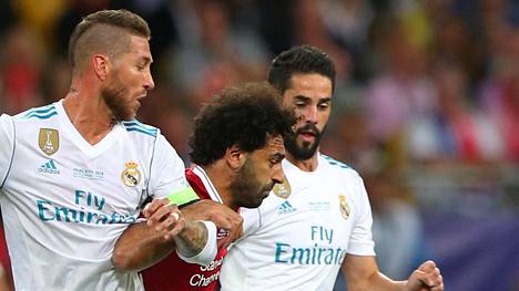 Real Madrid ja Liverpool pelaavat Mestarien liigan finaalia, tilanne puoliajalla on 0–0 – Liverpool joutui vaihtamaan loukkaantuneen Salahin kentältä