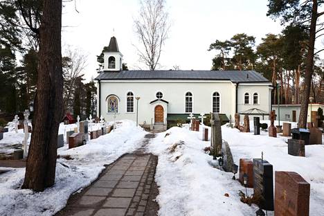 Pyhän Nikolauksen seurakunnan ortodoksinen kirkko sijaitsee Helsingin Hietaniemessä.