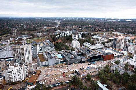 Lippulaivan, Espoonlahden metroaseman ja sitä ympäröivien asuintalojen työmaata Espoonlahdessa marraskuussa 2021.