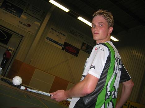 Vuonna 2004 Esa Jussila pelasi ammattilaisena Sveitsissä. 