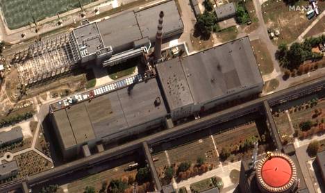Satelliittikuvat paljastavat, että Zaporižžjan ydinvoimalan katossa on vaurioita.