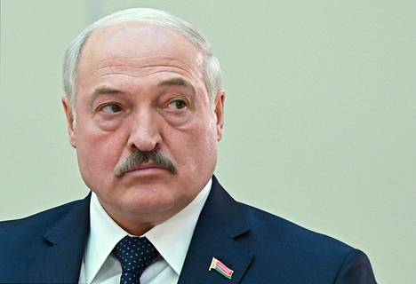 Valko-Venäjän itsevaltainen johtaja Aljaksandr Lukašenka antoi televisiopuheessaan tukeaan Venäjälle perjantaina. Kuvassa Lukašenka CIS-maiden tapaamisessa joulukuussa.