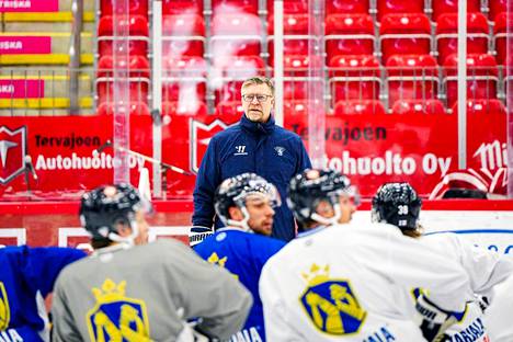 Päävalmentaja Jukka Jalosen Leijonissa suuretkin tähdet pelaavat joukkueelle.