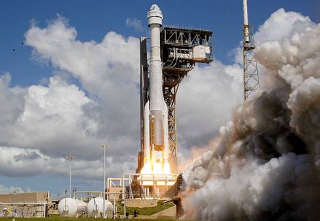 The Atlas V launch vehicle carried the capsule towards the ISS space station.