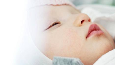 Erikoislehti | Vanhemmat ottivat käyttöön menetelmän, joka lopetti parissa viikossa vauvan yöheräilyt ja nopeutti nukahtamista – näin unikoulu toimii