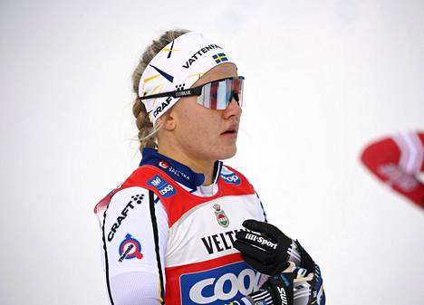 Ruotsin nuoren tähtihiihtäjän Linn Svahnin koronatestitulos oli Val di Fiemmessä positiivinen. Kuvassa Svahn Rukalla maailmancupin kilpailussa 27. marraskuuta 2020.