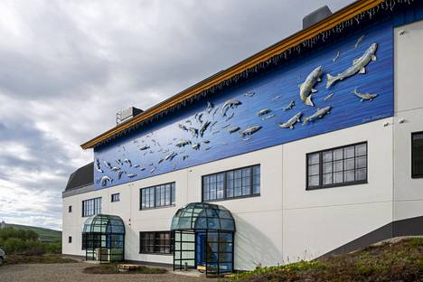 Salmon is also the theme on the facade of the local hotel.