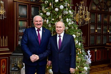 Putin vieraili joulukuussa Valko-Venäjällä tapaamassa Lukashenkaa.