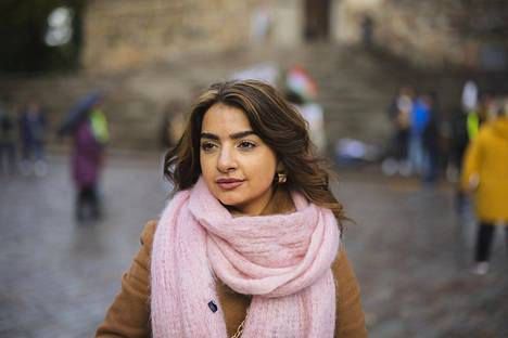 Rose Bagheri kävi Iranissa ensimmäistä kertaa 12-vuotiaana.