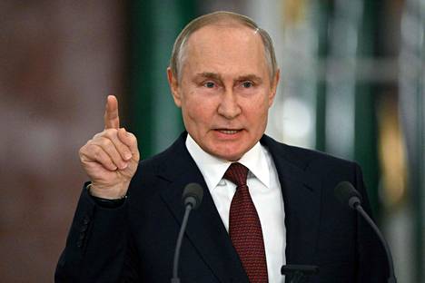 Venäjän presidentti Vladimir Putin kutsui torstaina tilannetta Ukrainassa sodaksi tiettävästi ensimmäistä kertaa julkisesti.