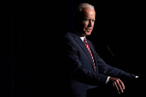 Lähentelysyytösten kohteeksi joutunut Joe Biden puhui maaliskuun puolivälissä Doverissa Delawaressa.
