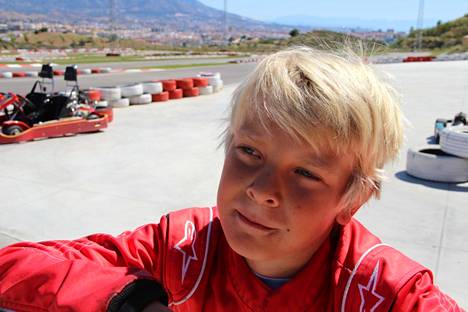 Iker Oikarinen lapsuudessaan kartingradalla Espanjassa.
