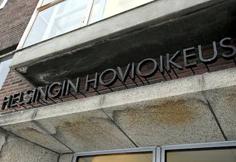 Helsingin hovioikeus alensi velkomuskanteitaan väärentäneen käräjäsihteerin tuomiota mutta piti voimassa viralta panon.
