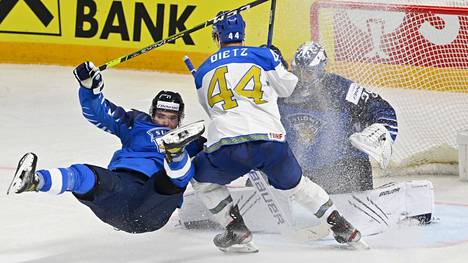Kazakstan kellisti Suomen MM-jääkiekon toisella ottelukierroksella.