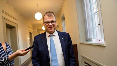 Eduskunta | Keskusta esittää Juha Sipilää ympäristö­valiokunnan johtoon EU:n elpymis­pakettia vastaan äänestäneen Hannu Hoskosen tilalle