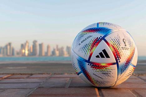 Qatarin MM-jalkapallon virallinen pallo on nimeltään Al Rihla.